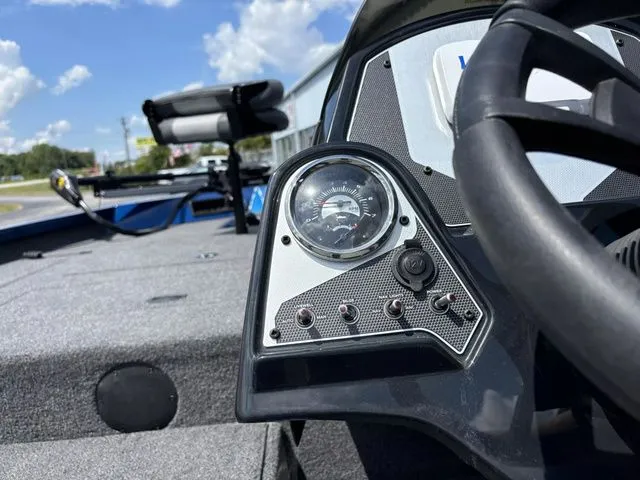Slide: The Image of Lowe Stinger 175 Bass Boat 2022 - 8