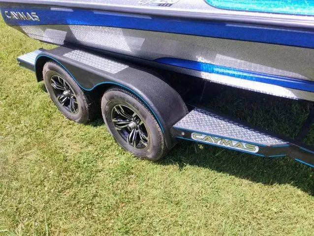 Slide: The Image of Caymas CX 20 PRO Bass Boat 2022 - 26