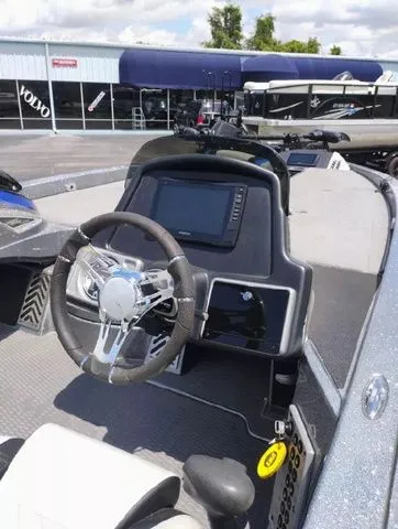 Slide: The Image of Caymas CX 20 PRO Bass Boat 2022 - 6