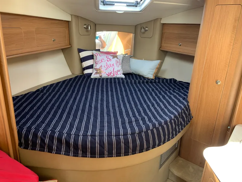 Slide: The Image of Rinker 310 Express Cruiser 2015 - 10