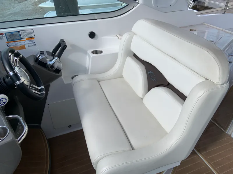 Slide: The Image of Rinker 310 Express Cruiser 2015 - 6
