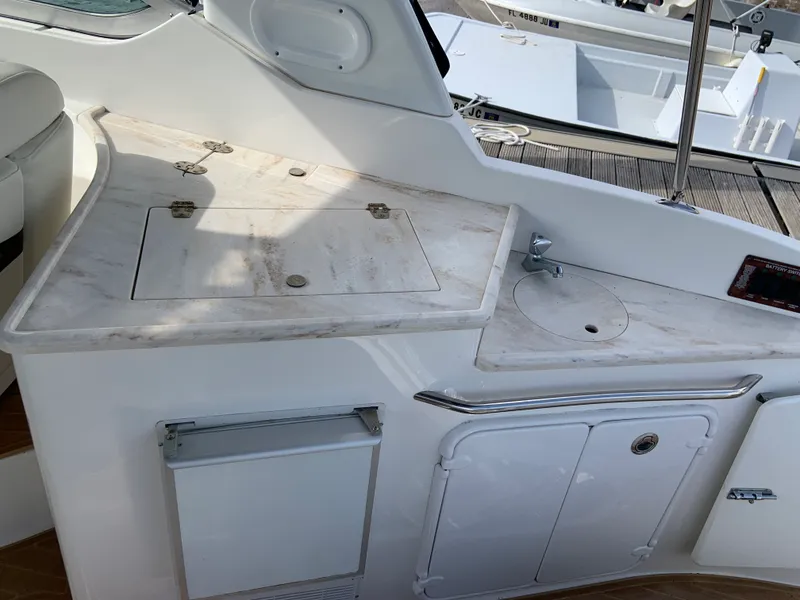 Slide: The Image of Rinker 310 Express Cruiser 2015 - 7