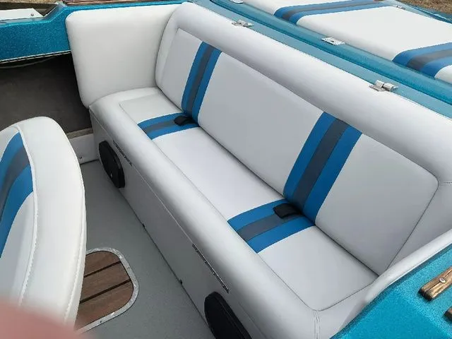 Slide: The Image of Checkmate AMBASSADOR Bowrider 1989 - 10