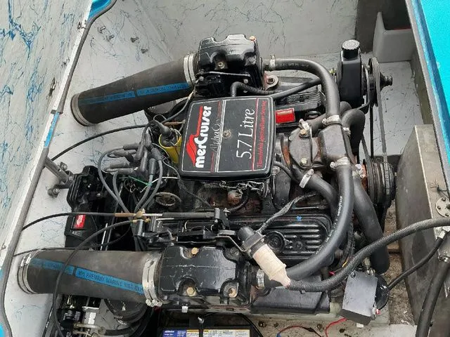 Slide: The Image of Checkmate AMBASSADOR Bowrider 1989 - 11