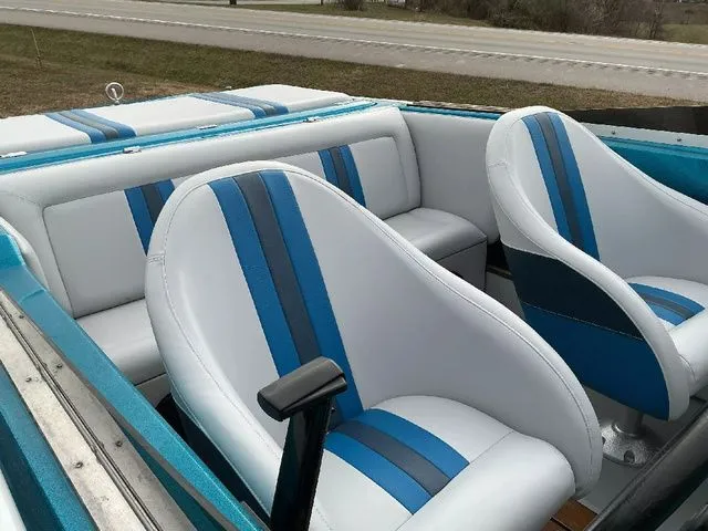 Slide: The Image of Checkmate AMBASSADOR Bowrider 1989 - 14