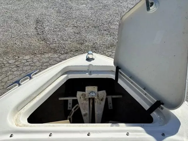 Slide: The Image of Sea Ray 210 BR Cruiser (Power) 1998 - 22