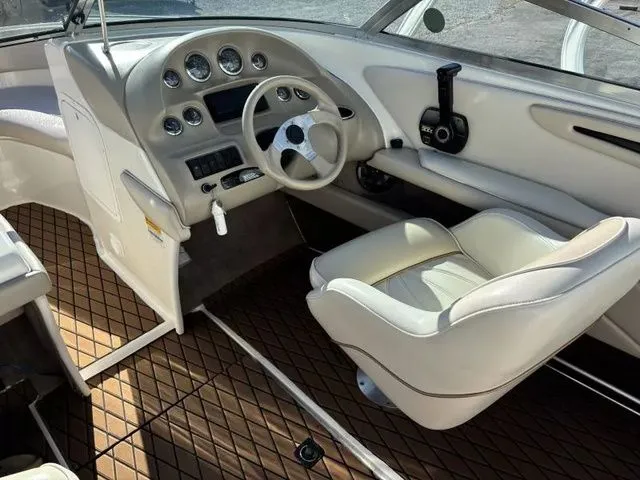 Slide: The Image of Sea Ray 210 BR Cruiser (Power) 1998 - 27