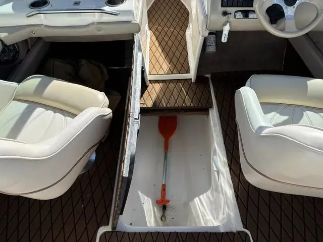 Slide: The Image of Sea Ray 210 BR Cruiser (Power) 1998 - 5