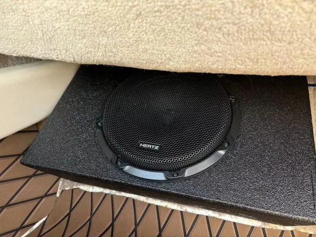 Slide: The Image of Sea Ray 210 BR Cruiser (Power) 1998 - 6