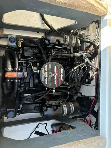 Slide: The Image of Sea Ray 210 BR Cruiser (Power) 1998 - 9