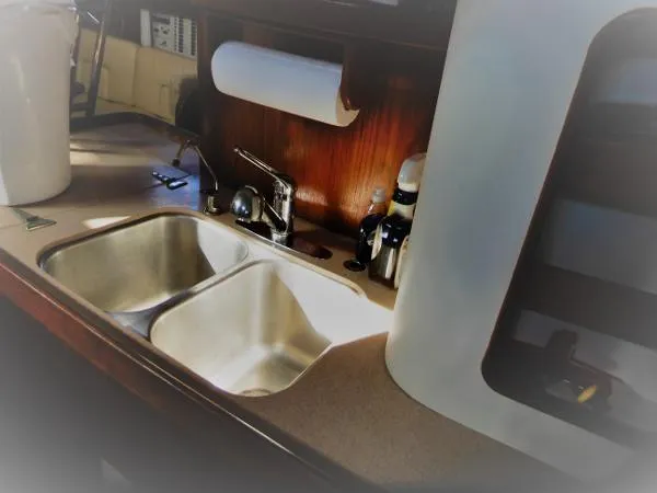 Slide: The Image of Catalina Morgan 38 Center Cockpit 1994 - 11
