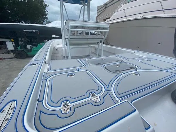 Slide: The Image of Contender 25 Bay 2021 - 8
