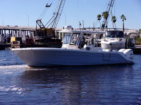 Slide: The Image of Robalo R302 Center Console 2021 - 10