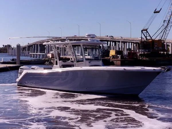 Slide: The Image of Robalo R302 Center Console 2021 - 6