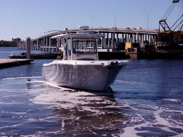 Slide: The Image of Robalo R302 Center Console 2021 - 7