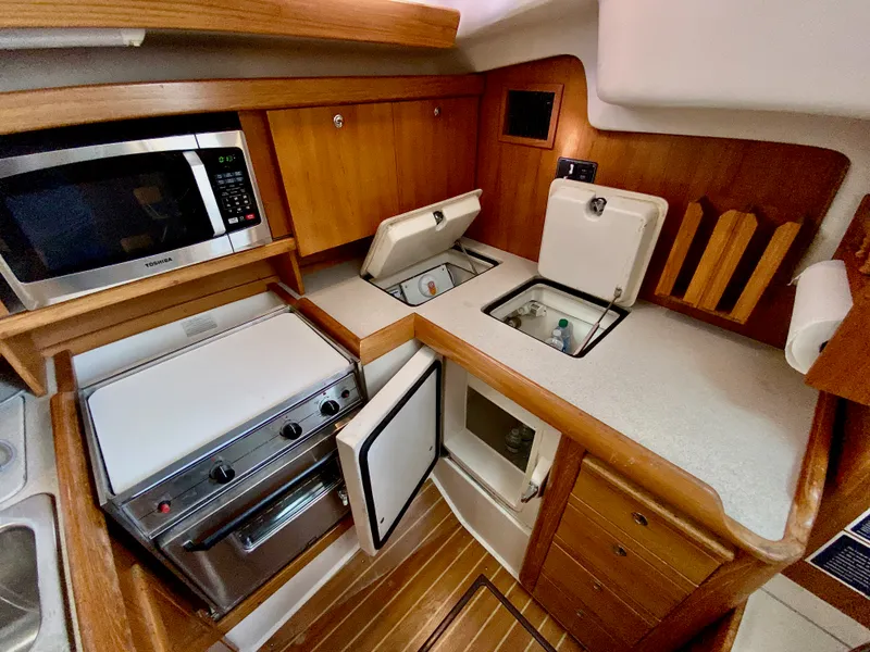 Slide: The Image of Catalina 350 2005 - 10