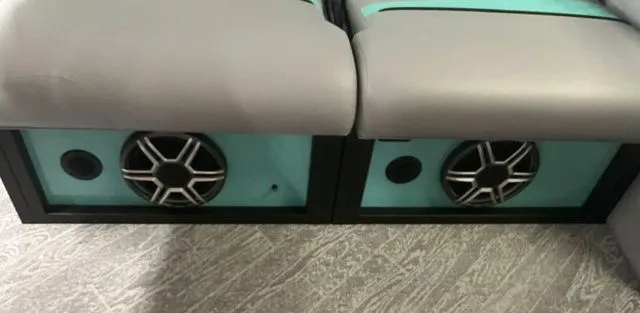 Slide: The Image of JC Manufacturing SWINGBACK 25TT SPORT HTH Tritoon 2026 - 16