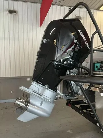 Slide: The Image of JC Manufacturing SWINGBACK 25TT SPORT HTH Tritoon 2026 - 36