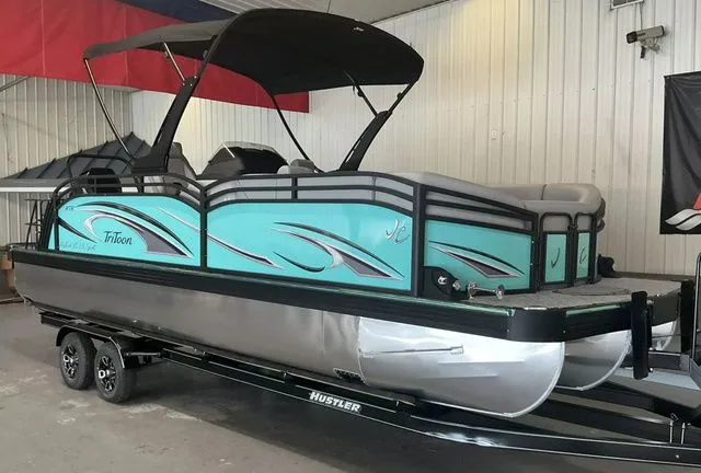 Slide: The Image of JC Manufacturing SWINGBACK 25TT SPORT HTH Tritoon 2026 - 9