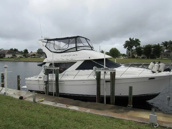 Slide: The Image of Bayliner 3988 MOTOR YACHT 1996 - 2