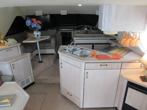 Slide: The Image of Bayliner 3988 MOTOR YACHT 1996 - 3