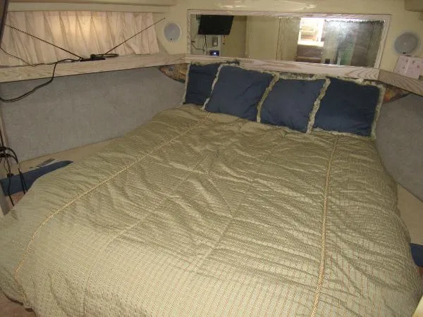 Slide: The Image of Bayliner 3988 MOTOR YACHT 1996 - 8