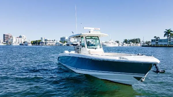 Slide: The Image of Boston Whaler 330 Outrage 2016 - 1