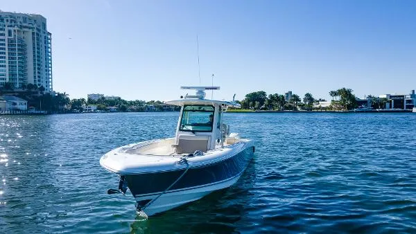 Slide: The Image of Boston Whaler 330 Outrage 2016 - 3