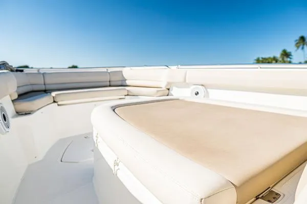 Slide: The Image of Boston Whaler 330 Outrage 2016 - 5