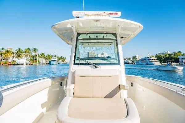 Slide: The Image of Boston Whaler 330 Outrage 2016 - 6