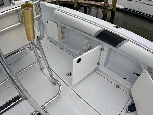 Slide: The Image of Century 3200 Center Console 2000 - 10
