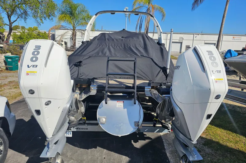 Slide: The Image of 2025 Bennington QX 27 QXSBWA X2 Swingback with dual Mercury 300 V8 engines. - 12