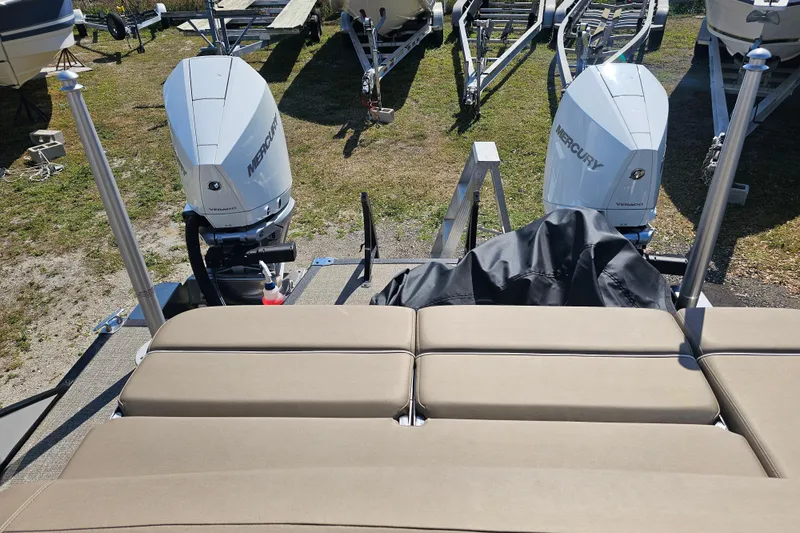 Slide: The Image of 2025 Bennington QX 27 QXSBWA X2 Swingback with dual Mercury outboard engines. - 21