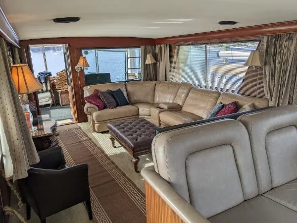 Slide: The Image of Hatteras 63 Cockpit Motoryacht 1987 - 4