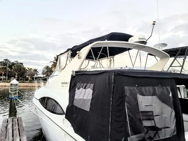 Slide: The Image of Carver Yachts Mariner Three Fifty 2000 - 1