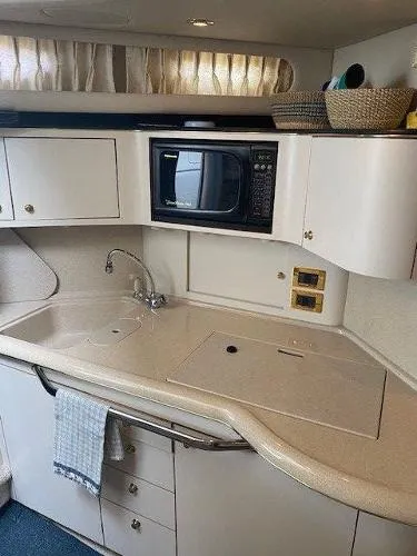 Slide: The Image of Sea Ray 380 Sundancer 1999 - 8