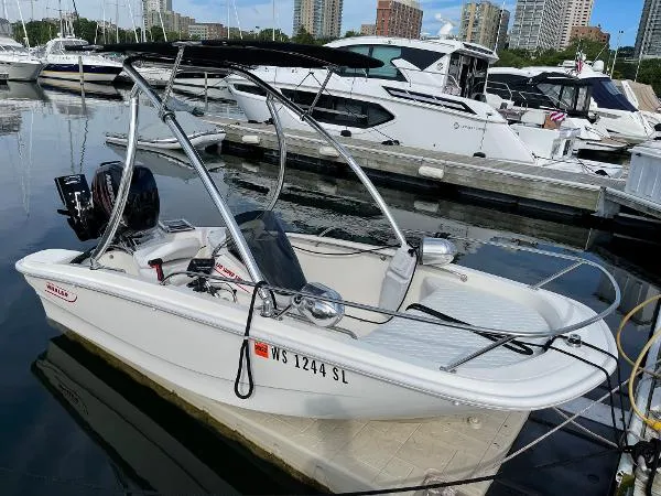 Slide: The Image of Boston Whaler 130 Super Sport 2019 - 1