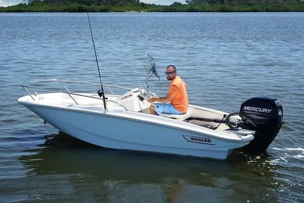Slide: The Image of Boston Whaler 130 Super Sport 2019 - 8
