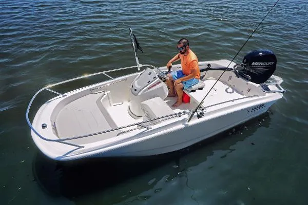 Slide: The Image of Boston Whaler 130 Super Sport 2019 - 9