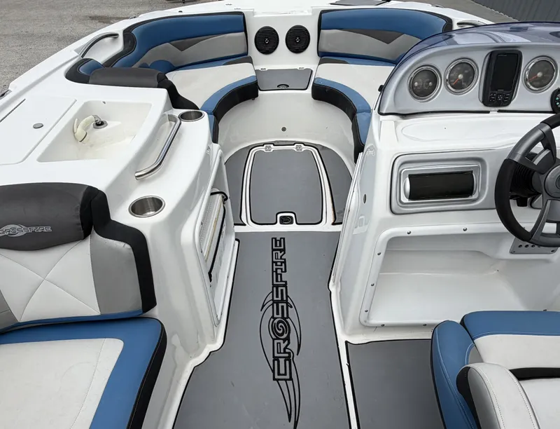 Slide: The Image of Hurricane SS203 CROSSFIR 2015 - 18