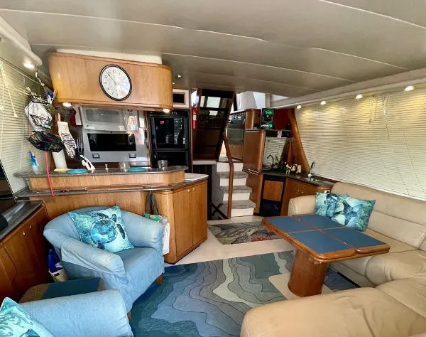 Slide: The Image of Bayliner 4788 Pilothouse Motoryacht 1999 - 4