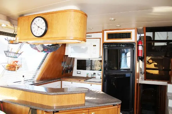 Slide: The Image of Bayliner 4788 Pilothouse Motoryacht 1999 - 5