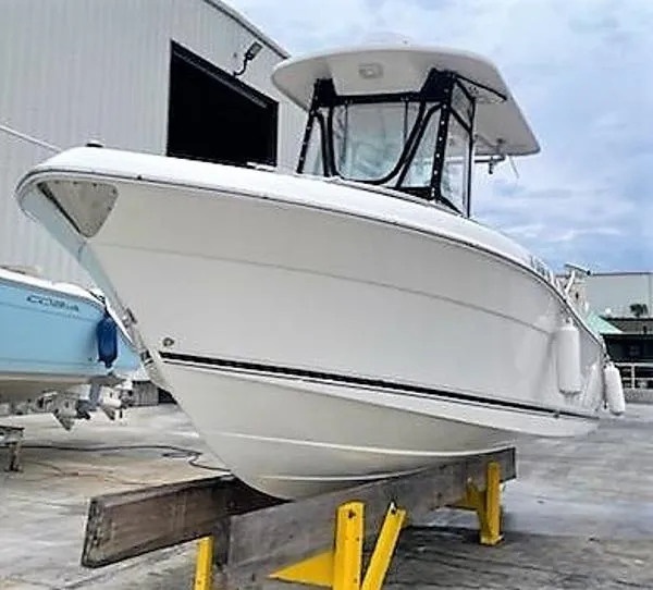 Slide: The Image of Robalo 220 Center Console Diesel 2005 - 1