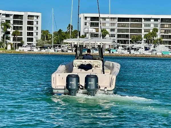 Slide: The Image of Grady-White Bimini 306 2004 - 1