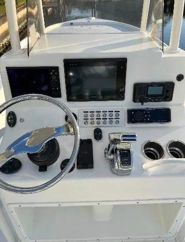 Slide: The Image of Yellowfin 24 2009 - 6
