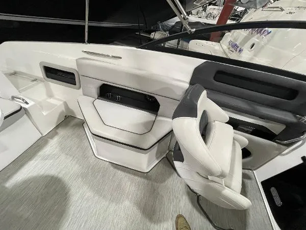 Slide: The Image of Rinker Q5 2017 - 11