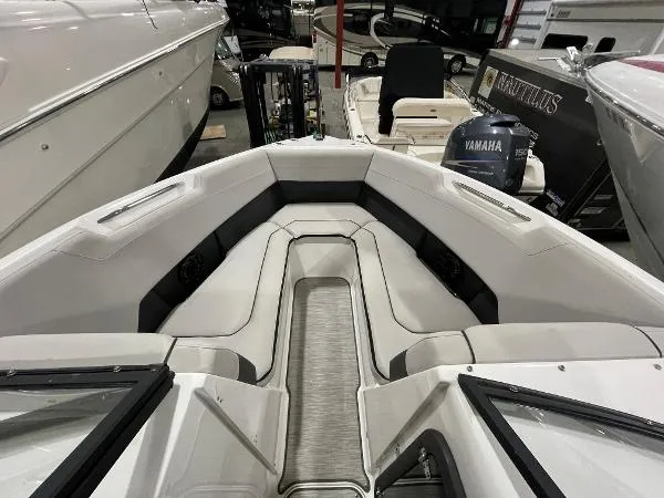 Slide: The Image of Rinker Q5 2017 - 7