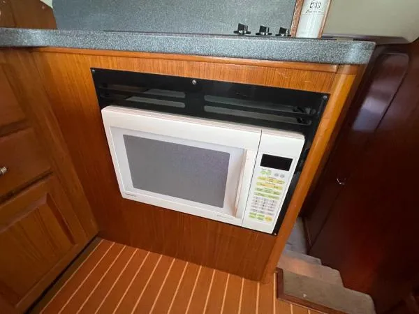 Slide: The Image of Luhrs 40 Convertible 2002 - 9