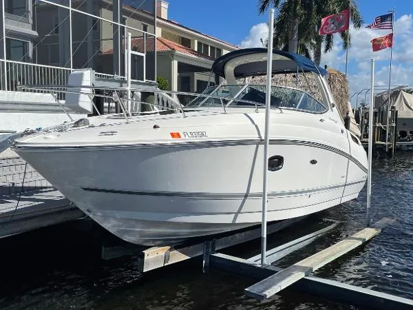 Slide: The Image of Sea Ray 280 Sundancer 2010 - 1