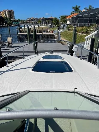 Slide: The Image of Sea Ray 280 Sundancer 2010 - 5